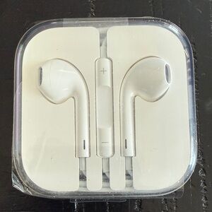 Apple White EarPods with Remote and Microphone